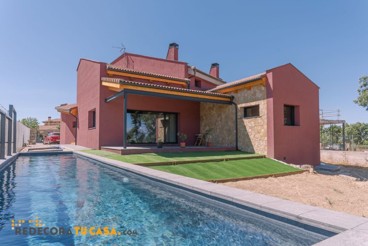 reforma exterior casa con piscina